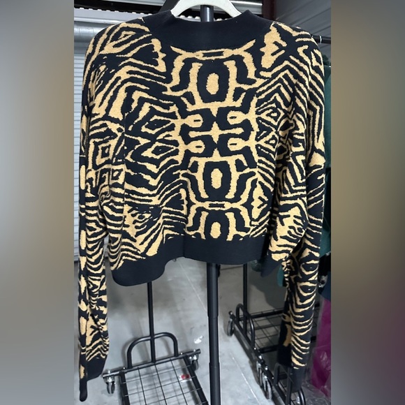 Lita by Ciara | Nurture Cropped Sweater - Picture 4 of 5